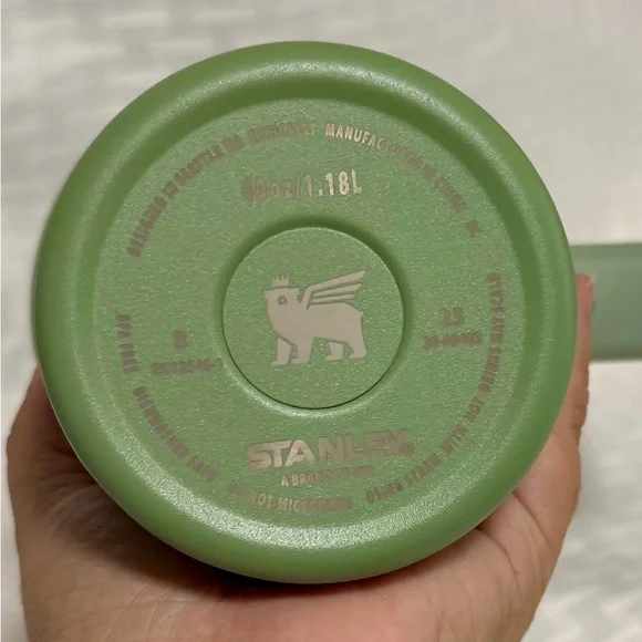 Stanley Green Quencher 40 oz Tumbler with Handle - Matte Olive - Picture 4 of 4